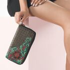Geprägte Lederbörse mit RFID Schutz, florales Muster, 20x3x11cm, Goldschwarz image number 1
