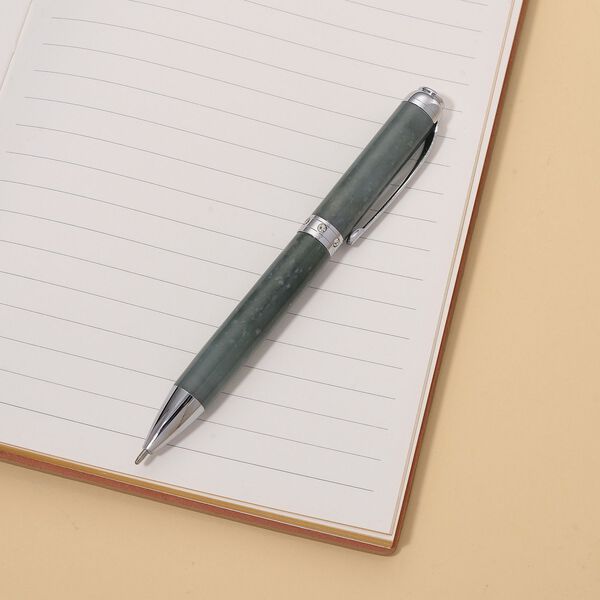 Olmek Jadeit Kugelschreiber mit poliertem Schaft, wei&szlig;em Kristall und Legierungsmetall, 13,4cm image number 1