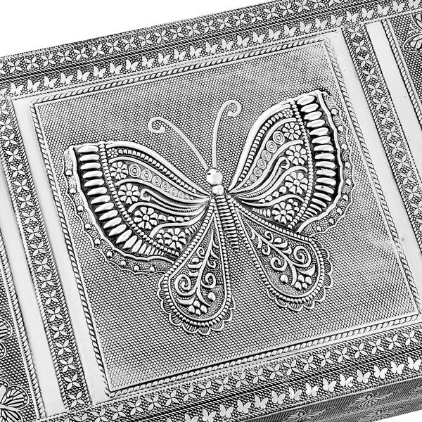 Handgefertigte, oxidierte Schmuckschatulle mit Schmetterling-Prägung, 38x20x7,6 cm, Silber image number 5