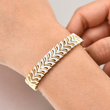 Chevron Armband mit Diamantakzenten in Goldton, 19 cm