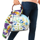 SUKRITI, Handbemalte 100 % Leder Tasche mit Maulbeerseiden Schal, Blumenmuster, Blau & Grau image number 1