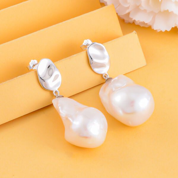 16-18mm wei&szlig;e Barockperle Perle Ohrh&auml;nger image number 2