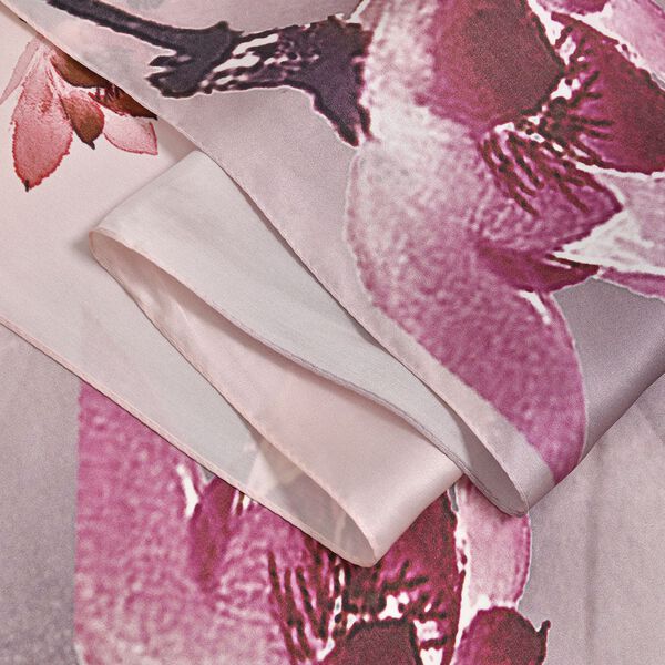 LA MAREY &ndash; Kreppsatin Seidenschal, rosa image number 4