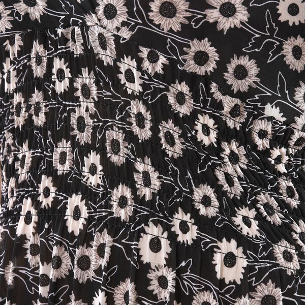 Maxikleid mit gesmokter Taille und Flatter&auml;rmeln, One Size, Schwarz image number 4