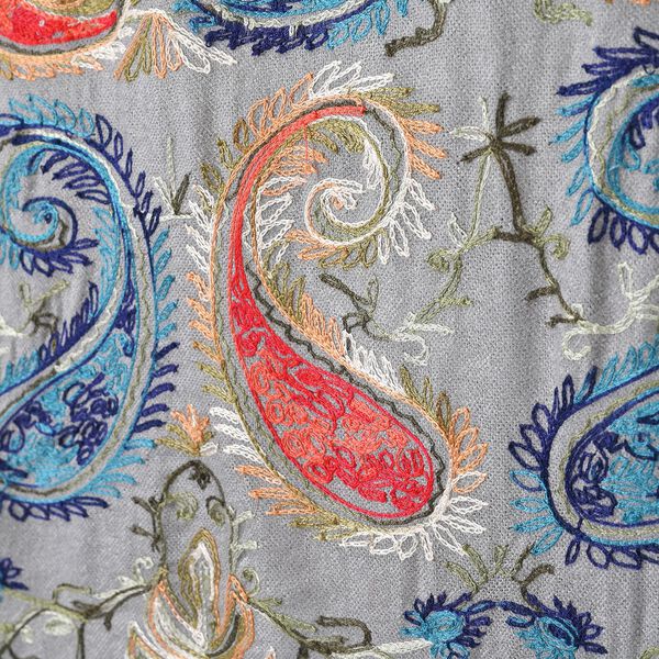 Bestickter Schal mit Fransen, Hellgrau image number 3