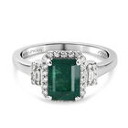 RHAPSODY sambischer Smaragd und Diamant Halo-Ring in Platin image number 0