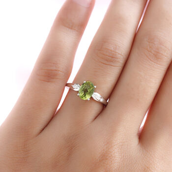 Nat&uuml;rlicher Peridot-Ring, 925 Silber platiniert  ca. 1,25 ct