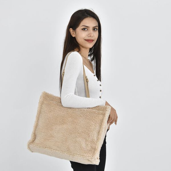 Kunstfell Schultertasche, Beige image number 2