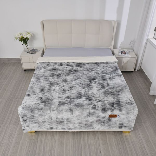 Serenity Night: Exklusive Luxusdecke aus Kunst- und Sherpa-Fell - 150x200 cm, Khaki image number 12