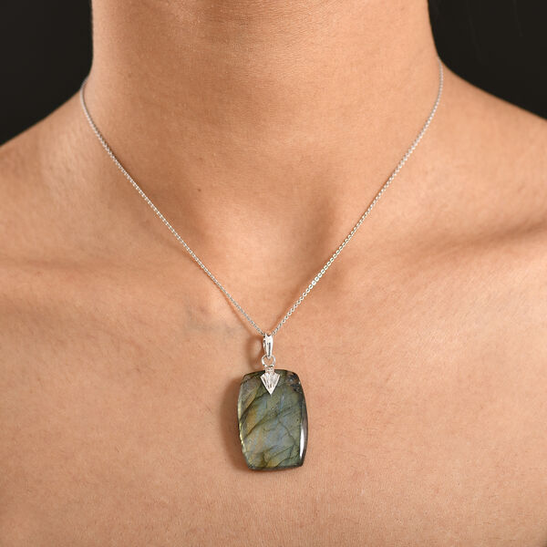 D'Joy Feuer Labradorit Anh&auml;nger - 34,99 ct. image number 3