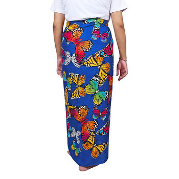 Bedruckter Sarong aus Viskose, Schmetterling Muster, Mehrfarbig und Blau