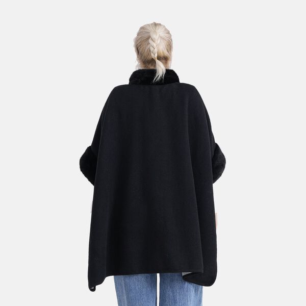 LA MAREY - Signature Kunstfell-Poncho mit Plüschkragen und Umschlagärmeln, Einheitsgröße, Tiefschwarz image number 2