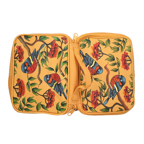 SUKRITI: Handbemalter Schmuckkoffer, Regenbogenlori-Muster, Gelb image number 6