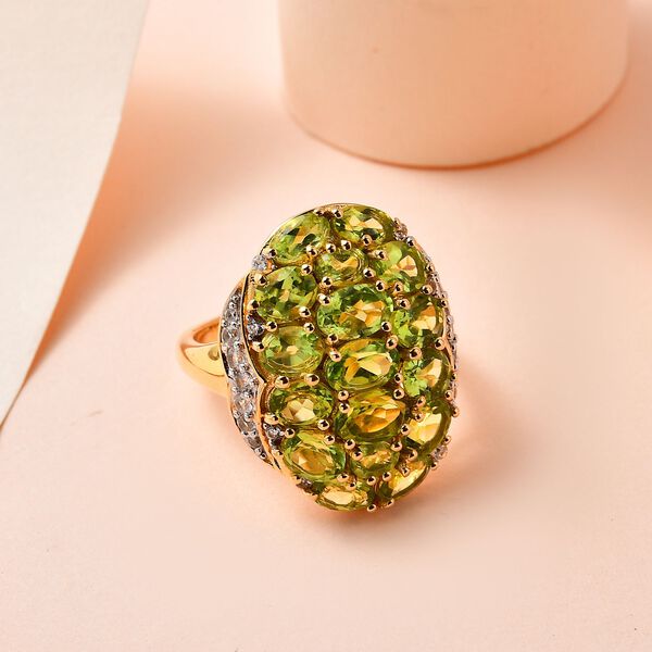 Nat&uuml;rlicher Peridot und Zirkon-Cluster-Ring - 7,04 ct. image number 2