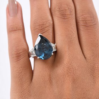 D'Joy London Blautopas und Moissanit Ring - 14 ct.
