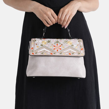 Florale Kunstprint Crossbody-Tasche mit gemustertem Schulterriemen, 29 x 11 x 21 cm, Offwhite