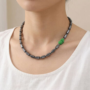 Gr&uuml;ne Jade und Terahertz Halskette, 50 cm - 340 ct.