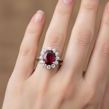 D'Joy afrikanischer Rubin und Zirkon Ring - 6,55 ct.