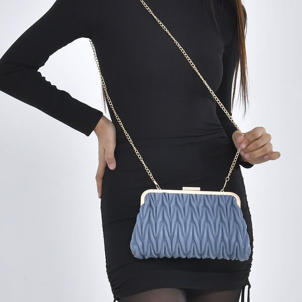 Clutch mit Metallschulterriemen in Stepp-Optik, Nude image number 3