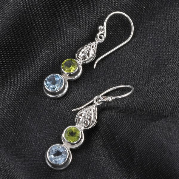 Royal Bali Kollektion - himmelblaue Topas und Peridot-Ohrh&auml;nger - 3,81 ct. image number 1