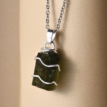 Nat&uuml;rlicher Moldavit-Anh&auml;nger mit Kette, 925 Silber, 925 Silber platiniert ca. 7.07 ct