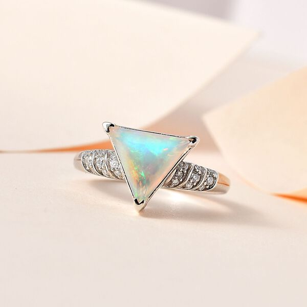 Nat&uuml;rlicher, &auml;thiopischer Welo Opal und Moissanit-Ring - 1,29 ct. image number 2