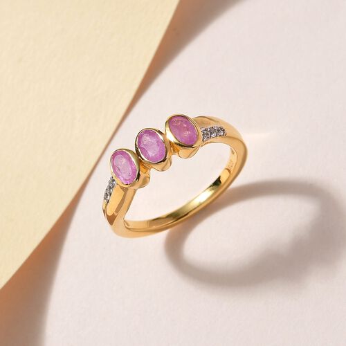 Ilakaka Rosa Saphir (Fissure gefüllt), weißer Zirkon Ring, 925 Silber vergoldet (Größe 19.00) ca. 1.08 ct image number 1
