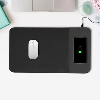 Kabelloses Ladeger&auml;t Mauspad, PU Holzmaserung, 30x22 cm, USB-Kabel 100 cm, Schwarz