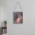 Handbemalter Glas Suncatcaher mit Kette, silberfarbenem Rahmen, Alphonse Mucha Motiv Frühling, 12x15 cm