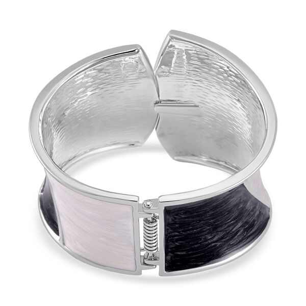 Schwarz-Weiß Eleganz Armreif - Modernes Wellen-Design, Emailliert image number 4