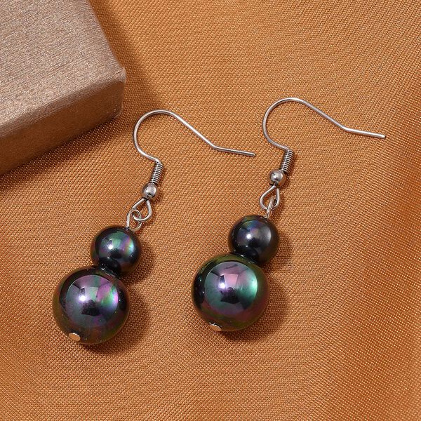 Pfauenfarbene Muschelkernperlen Ohrringe image number 2