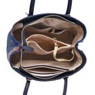 Cabrio Handtasche aus Seide und 100% echtem Leder mit Pfingstrosen-Muster und natürlicher Jade-Quaste, 32,8x25x14 cm, blau image number 5