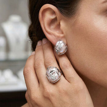 Wei&szlig;e S&uuml;&szlig;wasserperle und Zirkonia Ohrringe und flexibler Ring