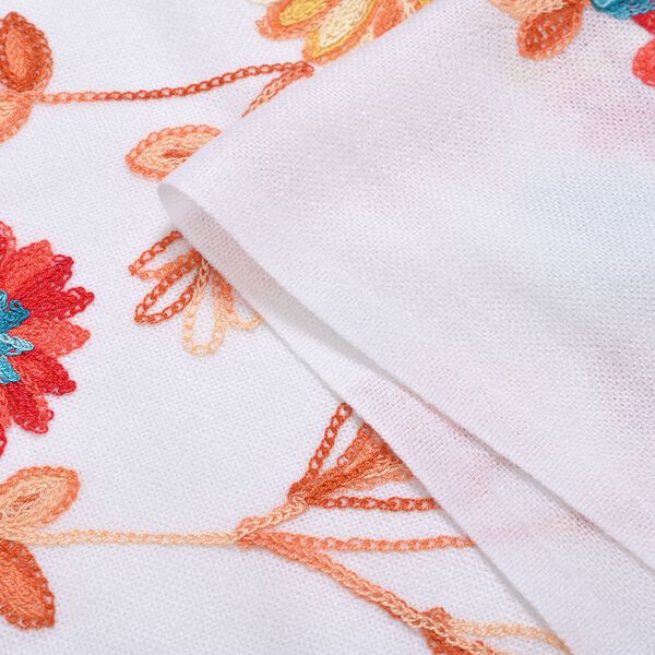 Bestickter Schal mit Fransen, Weiß image number 4