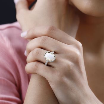 AAA nat&uuml;rlicher, &auml;thiopischer Welo Opal und Zirkon-Ring - 4,33 ct.