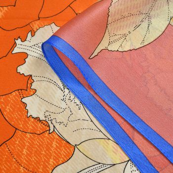 LA MAREY - Seidenschal aus 100% Maulbeerseide, blau-orangene Blumenmuster