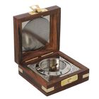 Indian Handycrafts: Handgemachtes Holzbox mit Messing Compass, Silber image number 0