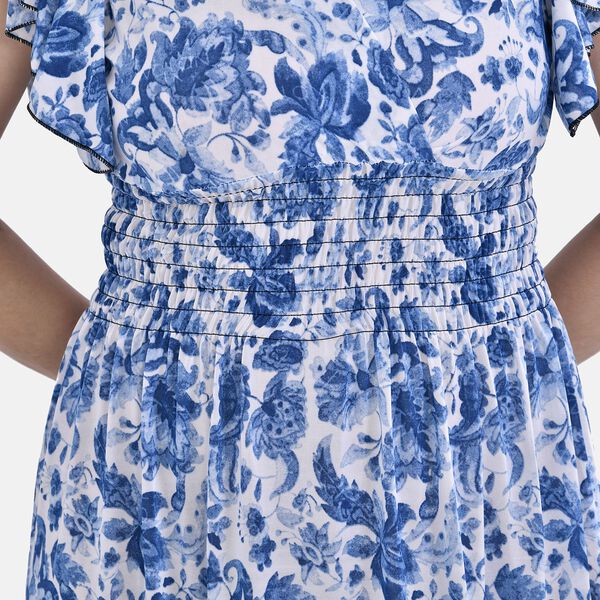 Maxikleid mit gesmokter Taille und Flatter&auml;rmeln, blau image number 6