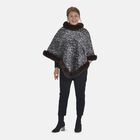 Warm und weich: Kunstpelz-Poncho mit Leopardenmuster, 70x92 cm, braun