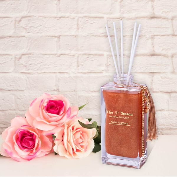 The 5th Season - 150ml Reed Diffuser Lufterfrischer in Geschenkbox mit Kunstblumen - Gold (Englische Birne und Freesie Duft) image number 3