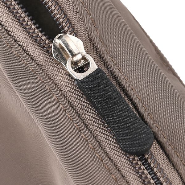 Umh&auml;ngetasche mit mehreren Rei&szlig;verschlussf&auml;chern und RFID-Schutz, 12,5x6x16cm, Grau image number 7