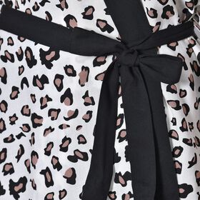 Superweiche Kimono mit G&uuml;rtel, Gr&ouml;&szlig;e: 86 x 69, Leopardmuster, wei&szlig;