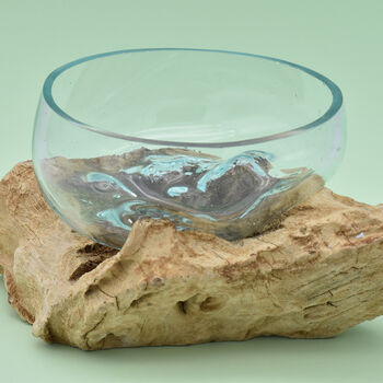 Jardin de Bali: Mundgeblasen Glassch&uuml;ssel auf Naturholz