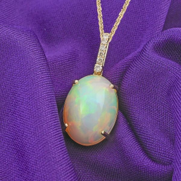LUXORO zertifizierter und gepr&uuml;fter AAA nat&uuml;rlicher, &auml;thiopischer Welo Opal und GH-I2 Diamant Anh&auml;nger mit 45cm Kette in 417 Gelbgold - 6,96 ct. image number 1