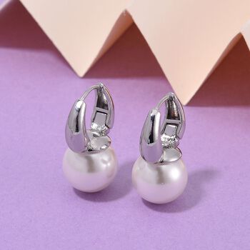 Wei&szlig;e Muschelkernperle Ohrringe