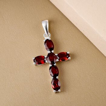 Roter Granat Kreuz-Anh&auml;nger - 3,05 ct.