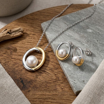 EverTrue zweifarbiger S&uuml;&szlig;wasserperle Anh&auml;nger mit 50cm Kette und Ohrringe