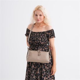 Crossbody-Bag aus Echtleder im Soft-Design, 30x8x16 cm, Sandbeige