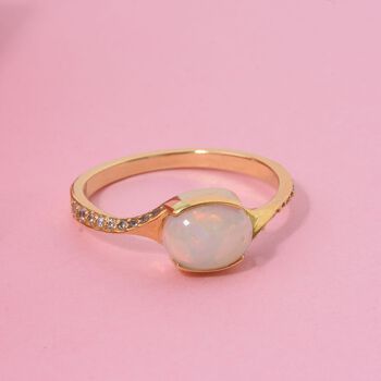 Nat&uuml;rlicher, &auml;thiopischer Welo Opal und Zirkon Ring, 925 Silber vergoldet - 0,99 ct.