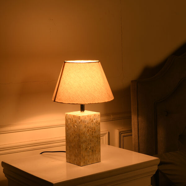 NAKKASHI - Handgefertigte Perlmutt Tischlampe, inkl. Lampenschirm, Elfenbeinfarben image number 2